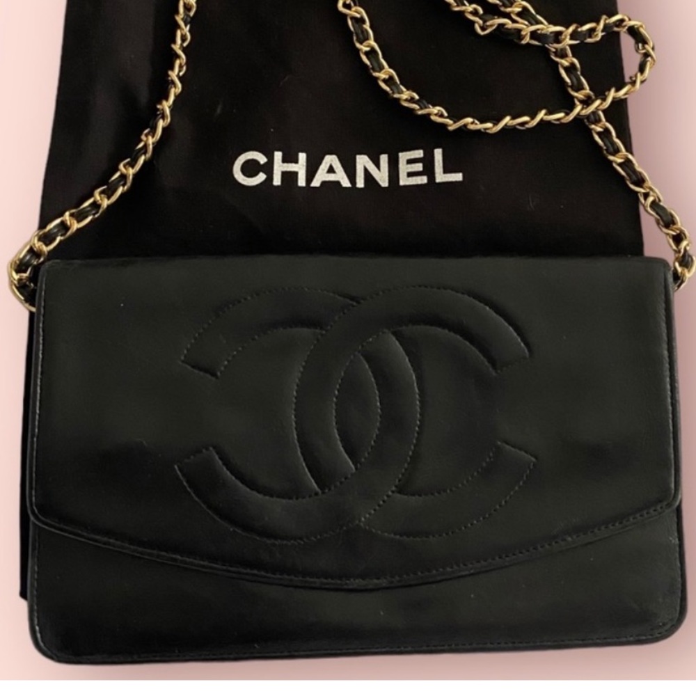 Authentic Black Leather Chanel - Picture 5 of 16